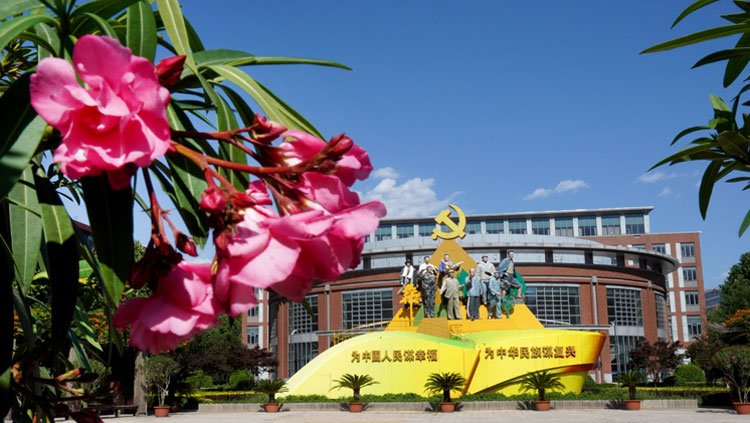 可结合站内栏目与相关篇目一并浏览